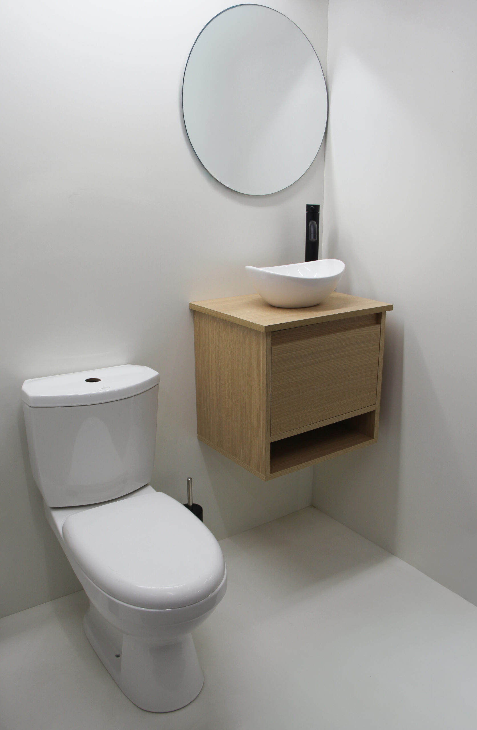 Inodoro Con Mochila Worcer Lira + Accesorios